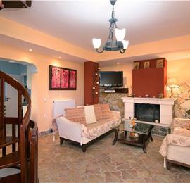 7 bedroom seaside villa with pool, Kassiopi, sleeps 13